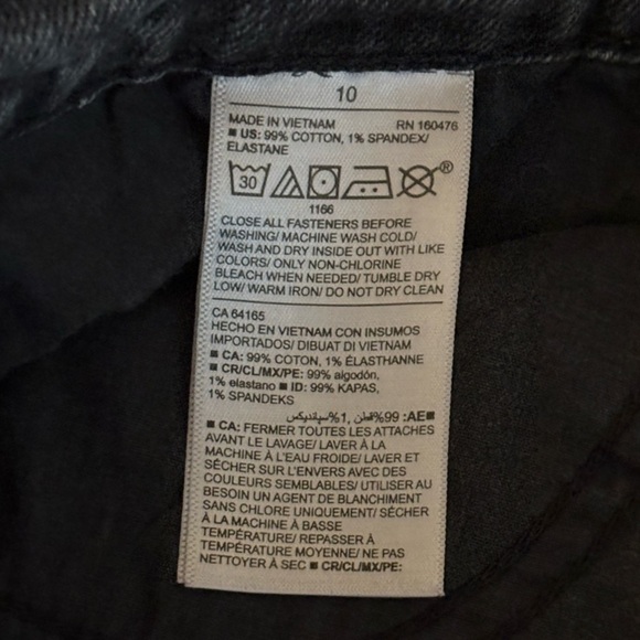 Old Navy Boyfriend Mid Rise Washed Black Jeans - Picture 3 of 5